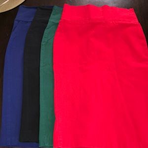 Pencil Skirts!!💚🖤
